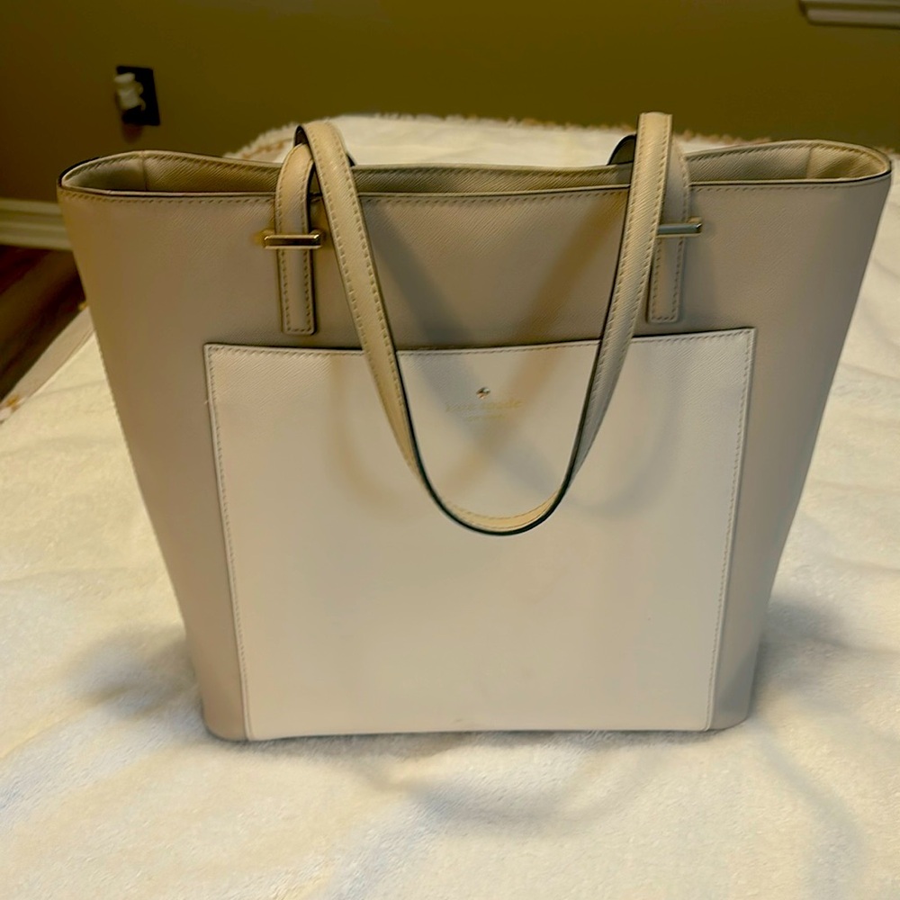 Gently used Kate spade tote excellent condition